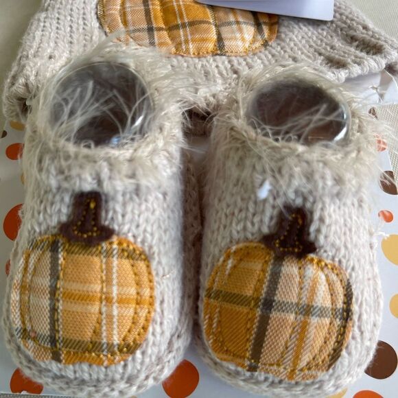 Little Me 0-6 Month Infant My 1st Harvest Knit Hat & Bootie Set NWT - Picture 4 of 5
